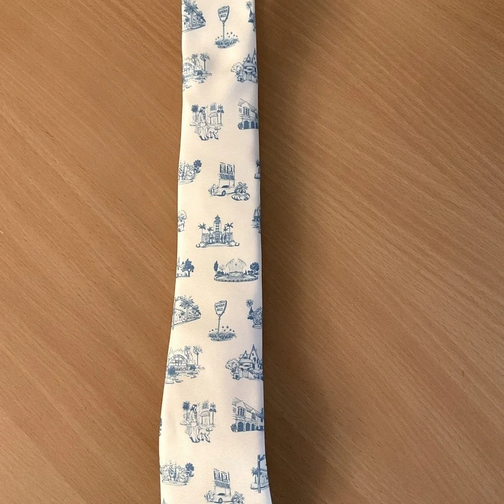 NWOT Custom Beverly Hills Tie
